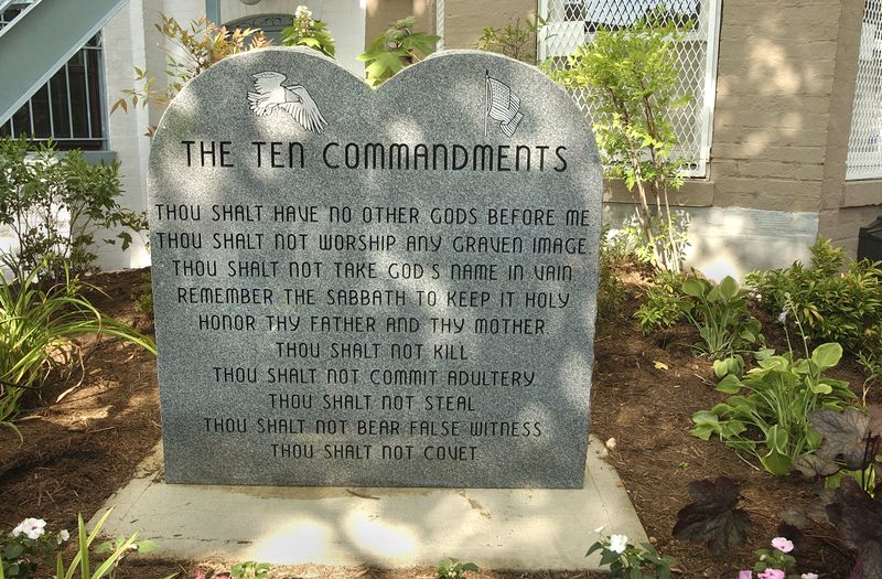 TEN_COMMANDMENTS.jpg